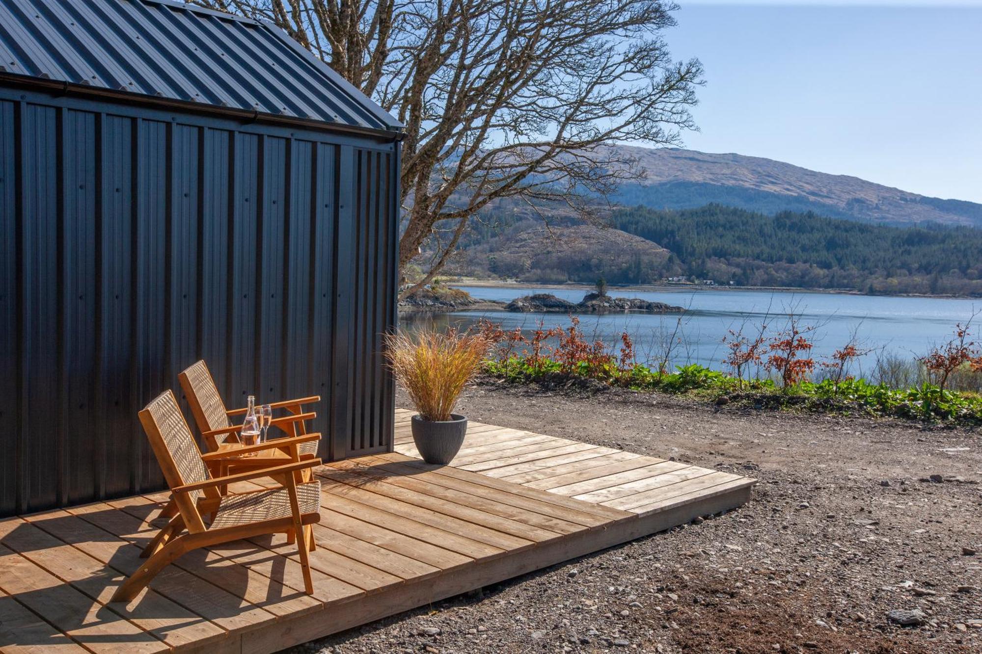 Appin Holiday Homes -Caravans, Lodges, Shepherds Hut And Train Carriage Stays 外观 照片