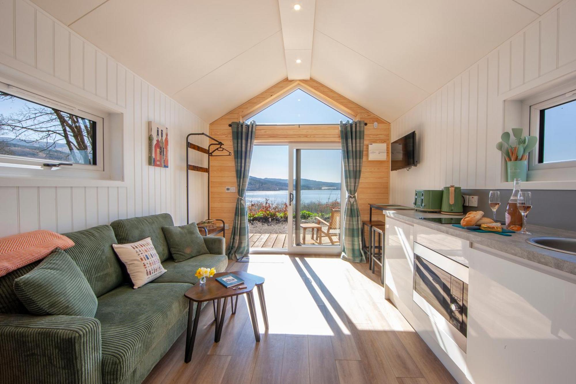 Appin Holiday Homes -Caravans, Lodges, Shepherds Hut And Train Carriage Stays 外观 照片