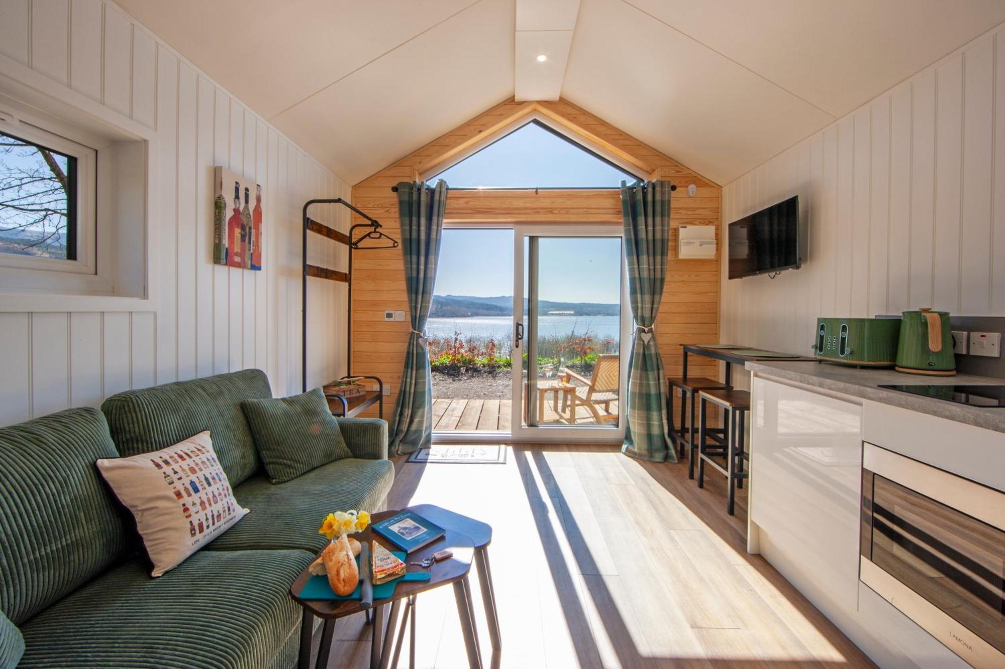 Appin Holiday Homes -Caravans, Lodges, Shepherds Hut And Train Carriage Stays 外观 照片