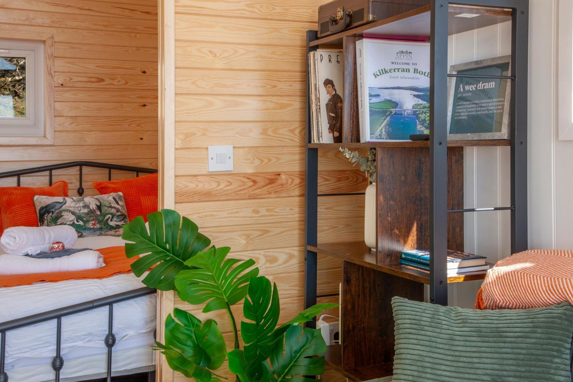 Appin Holiday Homes -Caravans, Lodges, Shepherds Hut And Train Carriage Stays 外观 照片
