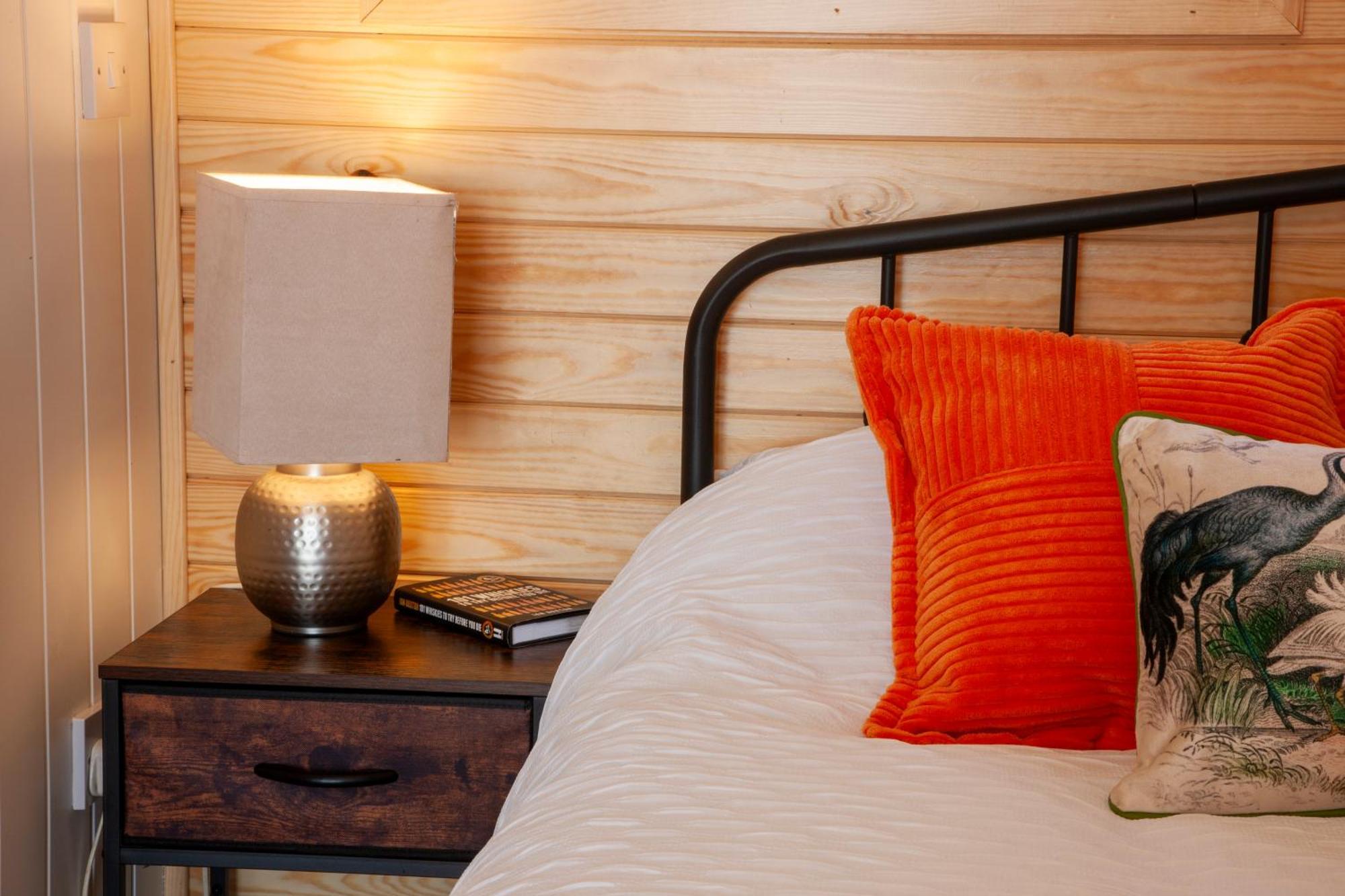 Appin Holiday Homes -Caravans, Lodges, Shepherds Hut And Train Carriage Stays 外观 照片