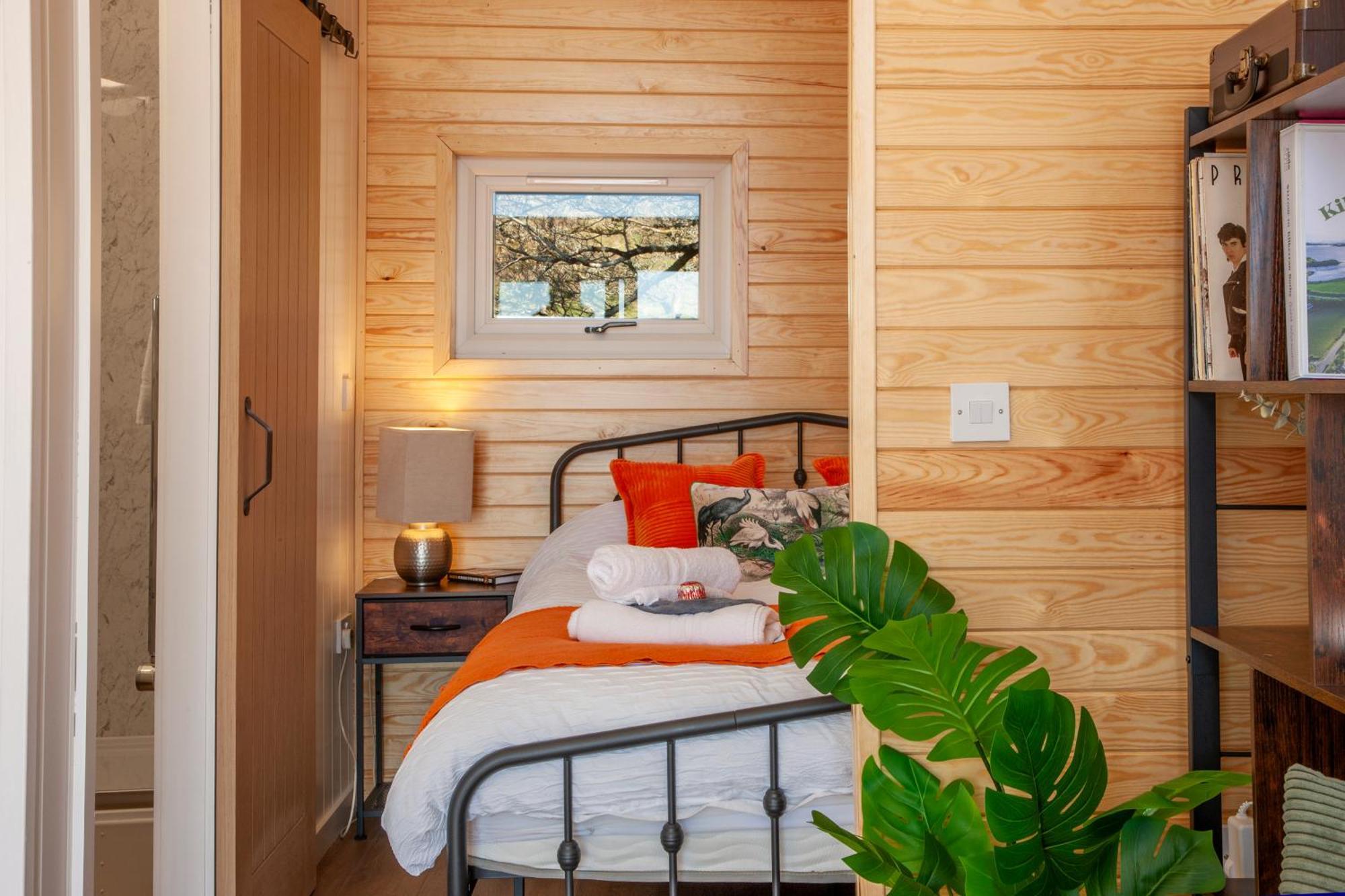 Appin Holiday Homes -Caravans, Lodges, Shepherds Hut And Train Carriage Stays 外观 照片
