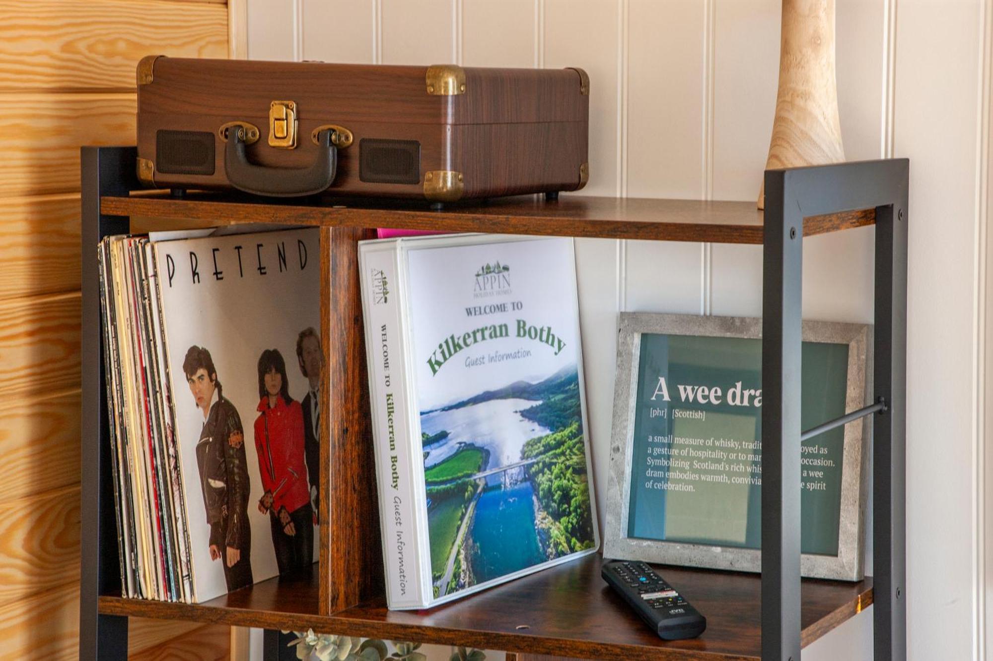 Appin Holiday Homes -Caravans, Lodges, Shepherds Hut And Train Carriage Stays 外观 照片
