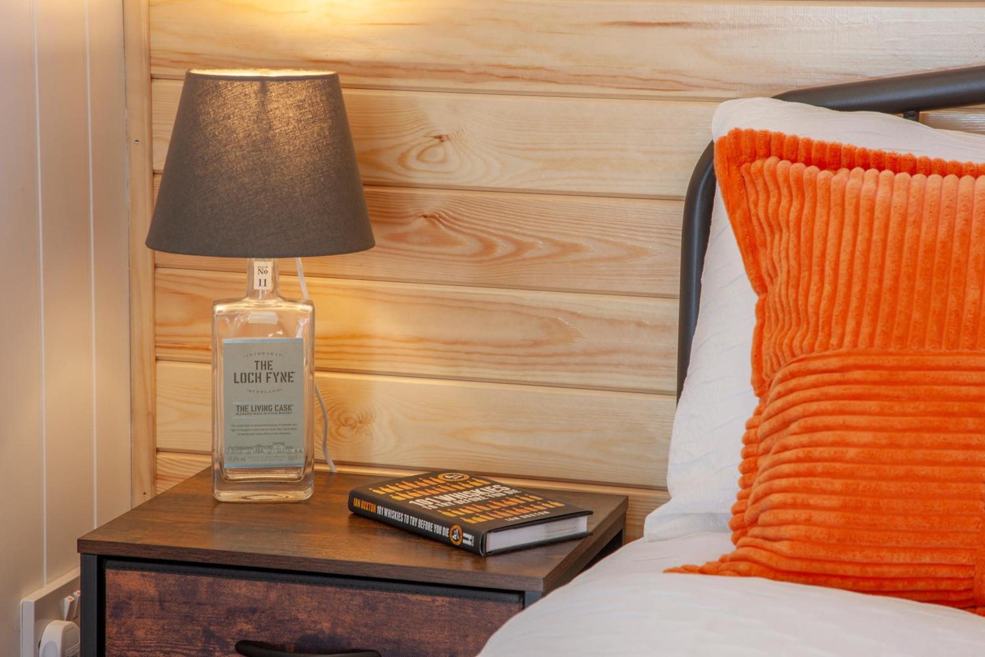 Appin Holiday Homes -Caravans, Lodges, Shepherds Hut And Train Carriage Stays 外观 照片
