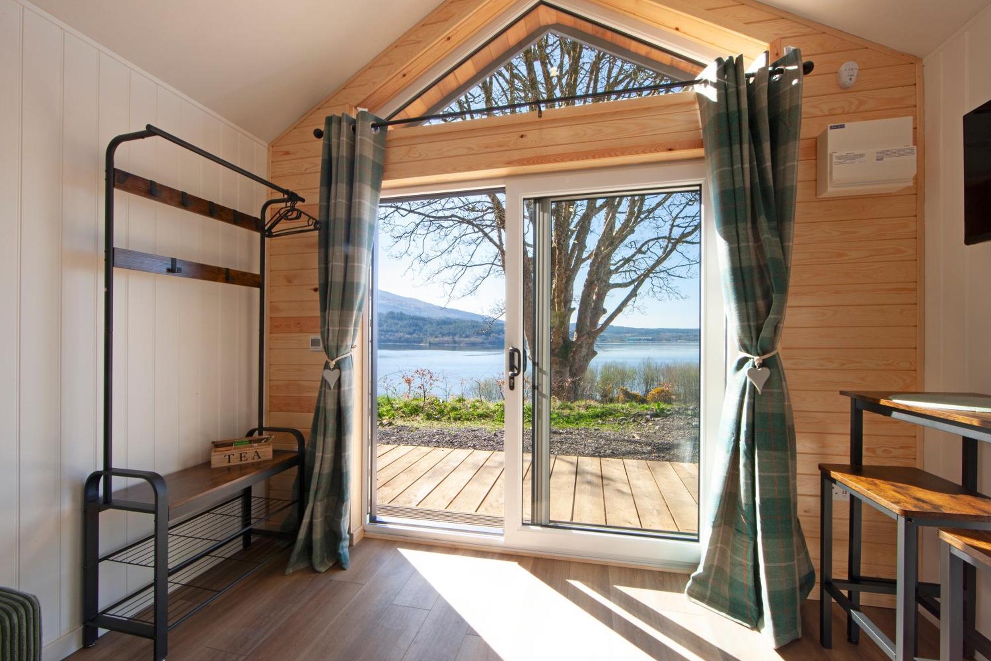 Appin Holiday Homes -Caravans, Lodges, Shepherds Hut And Train Carriage Stays 外观 照片