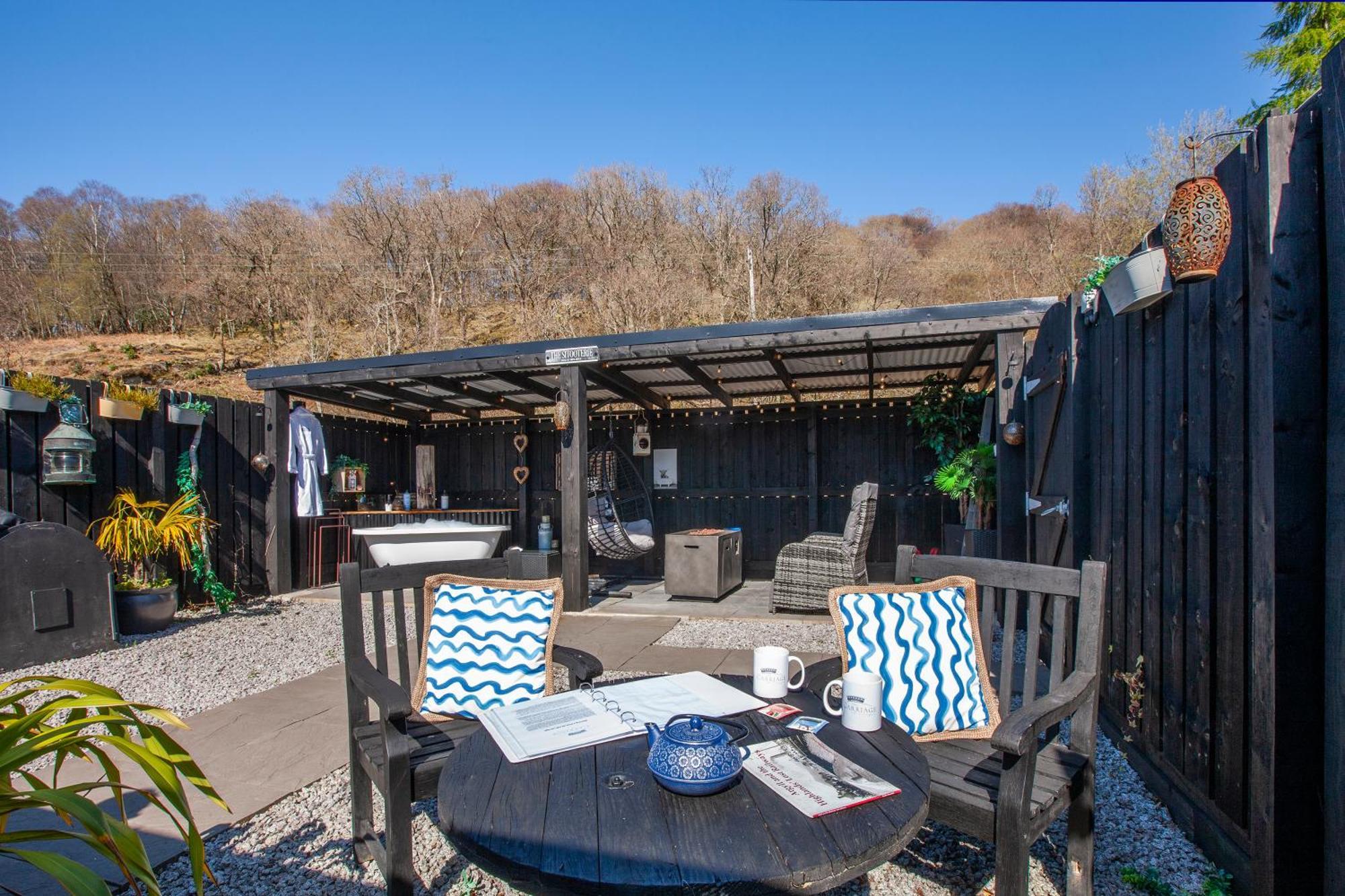 Appin Holiday Homes -Caravans, Lodges, Shepherds Hut And Train Carriage Stays 外观 照片